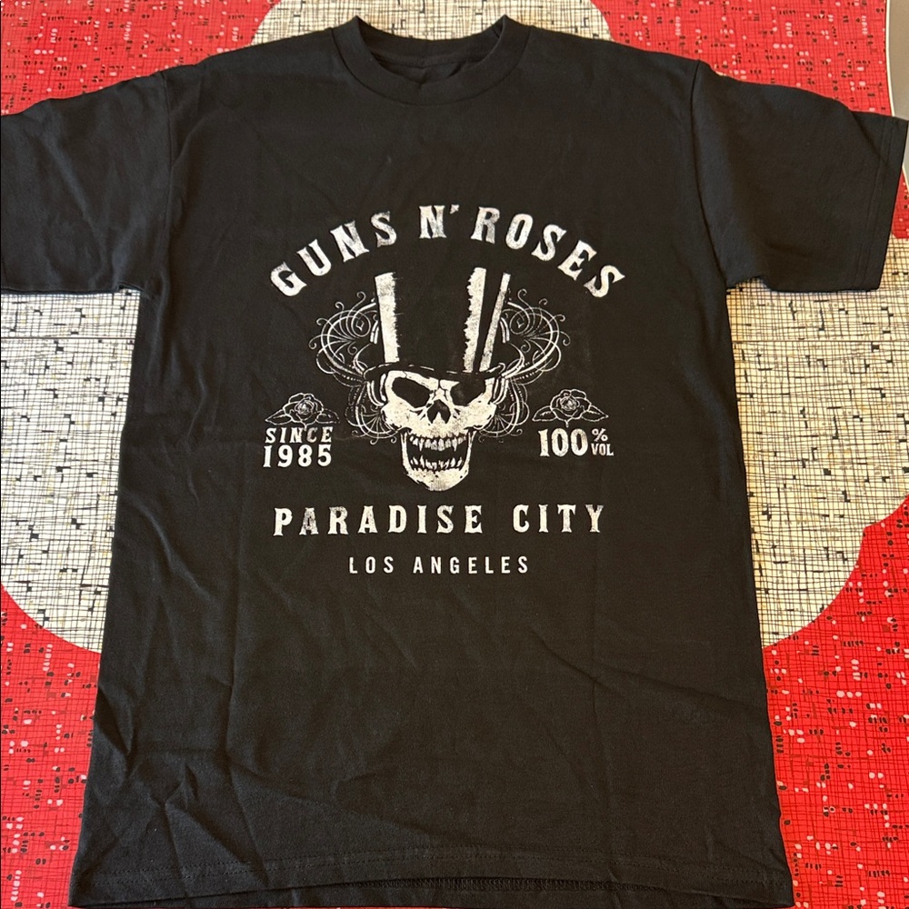Guns n’ Roses Black Graphic Tee Paradise City